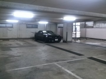 半地下駐車場